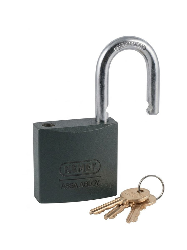 Lacat solid din otel ranforsat, alama, Nemef Assa Abloy