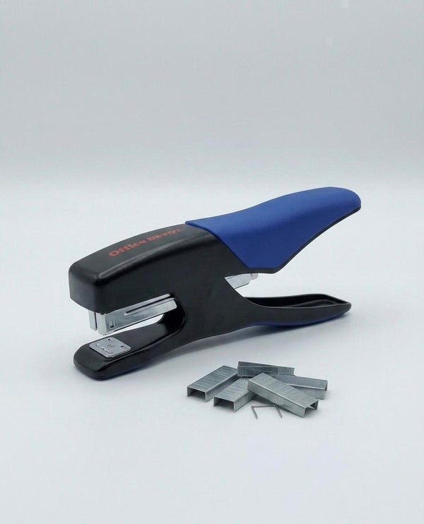 Capsator tip cleste Office Depot, capacitate 15 coli, capse Nr. 10, design ergonomic negru/albastru