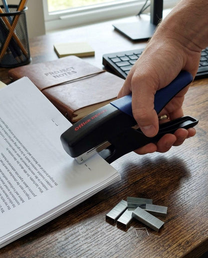 Capsator tip cleste Office Depot, capacitate 15 coli, capse Nr. 10, design ergonomic negru/albastru