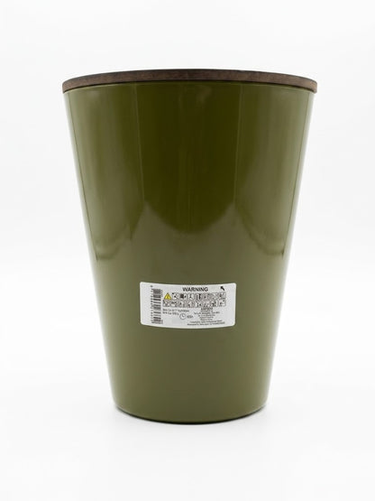 Lumanare parfumata Clove Serenade in suport ceramic verde cu capac din lemn, 65 ore ardere, 950g