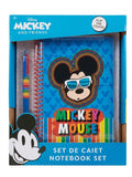 Set de scris Disney Mickey and Friends: carnet spiralat cu coperta decupata si pix multicolor cu 4 culori