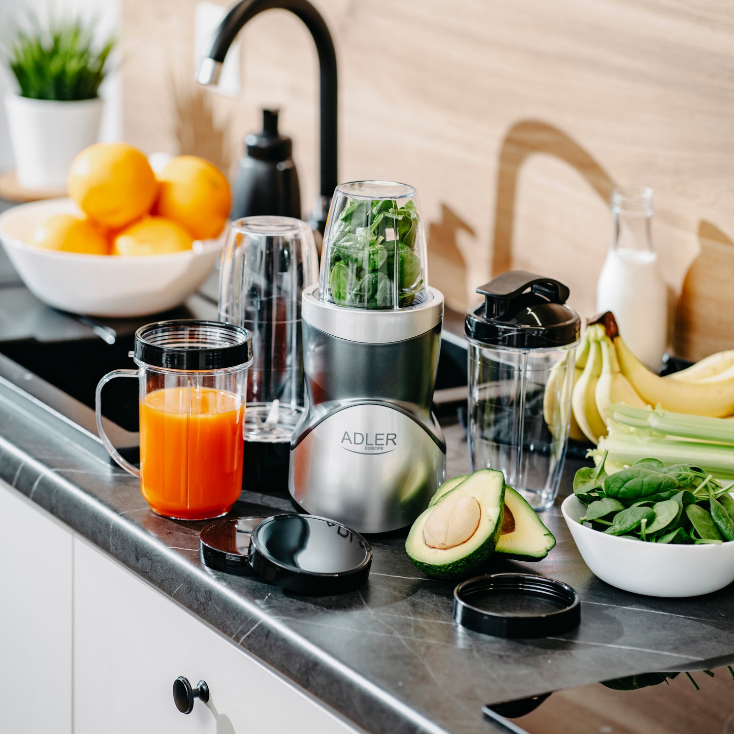 Blender pentru smoothie Adler 4084