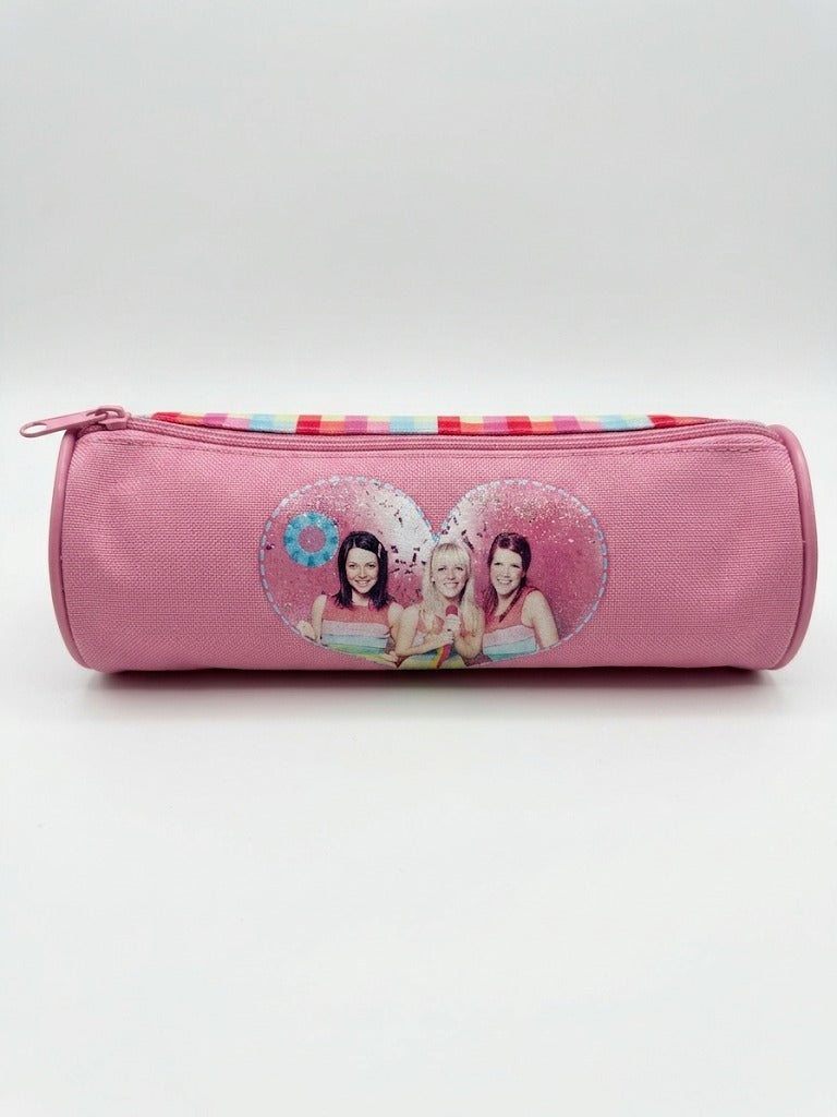 Penar scolar cilindric Studio 100 K3, model carouri multicolore si logo brodat, roz