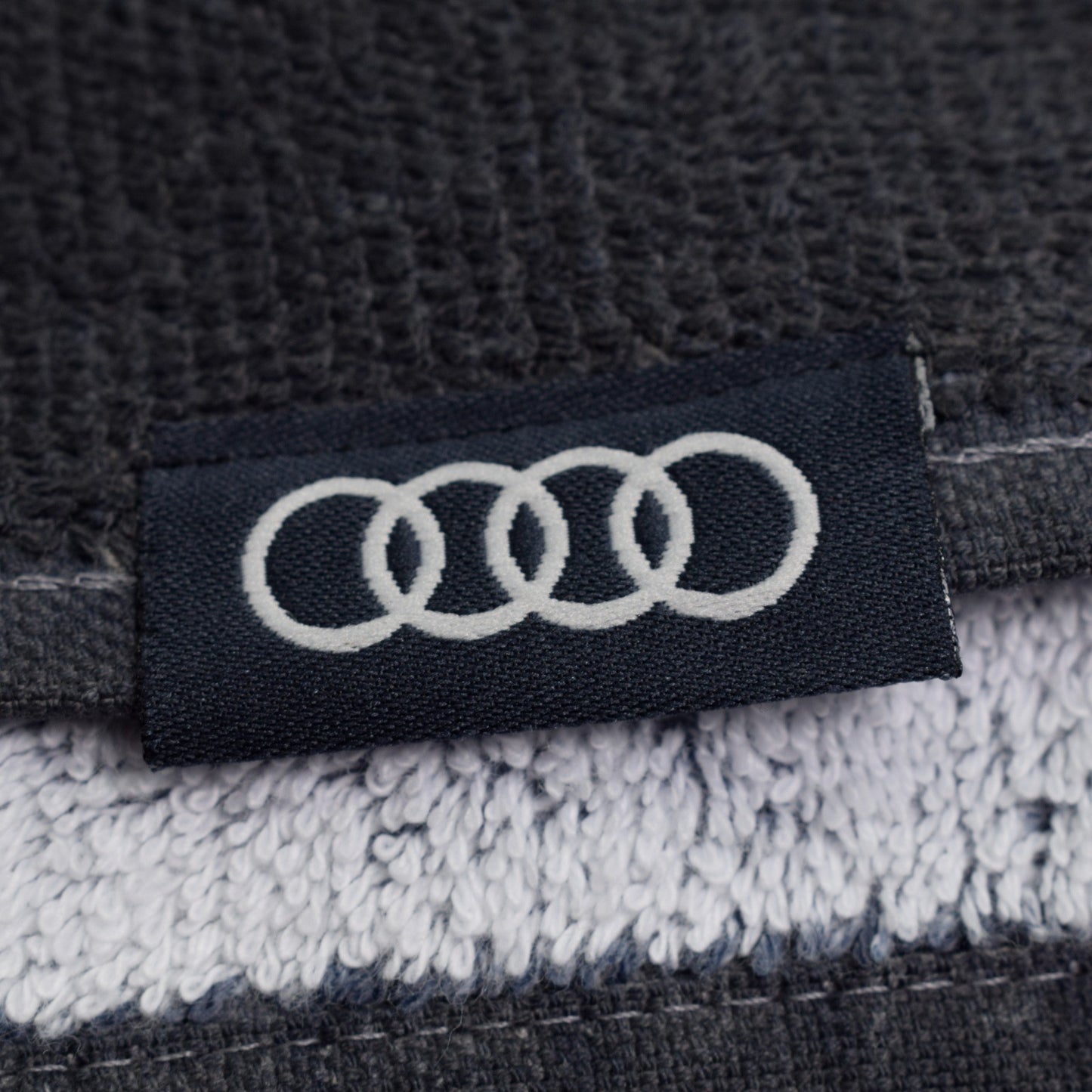 Prosop logo Audi negru pentru baie sau plaja, 70 x 150 cm, 100% bumbac 18487