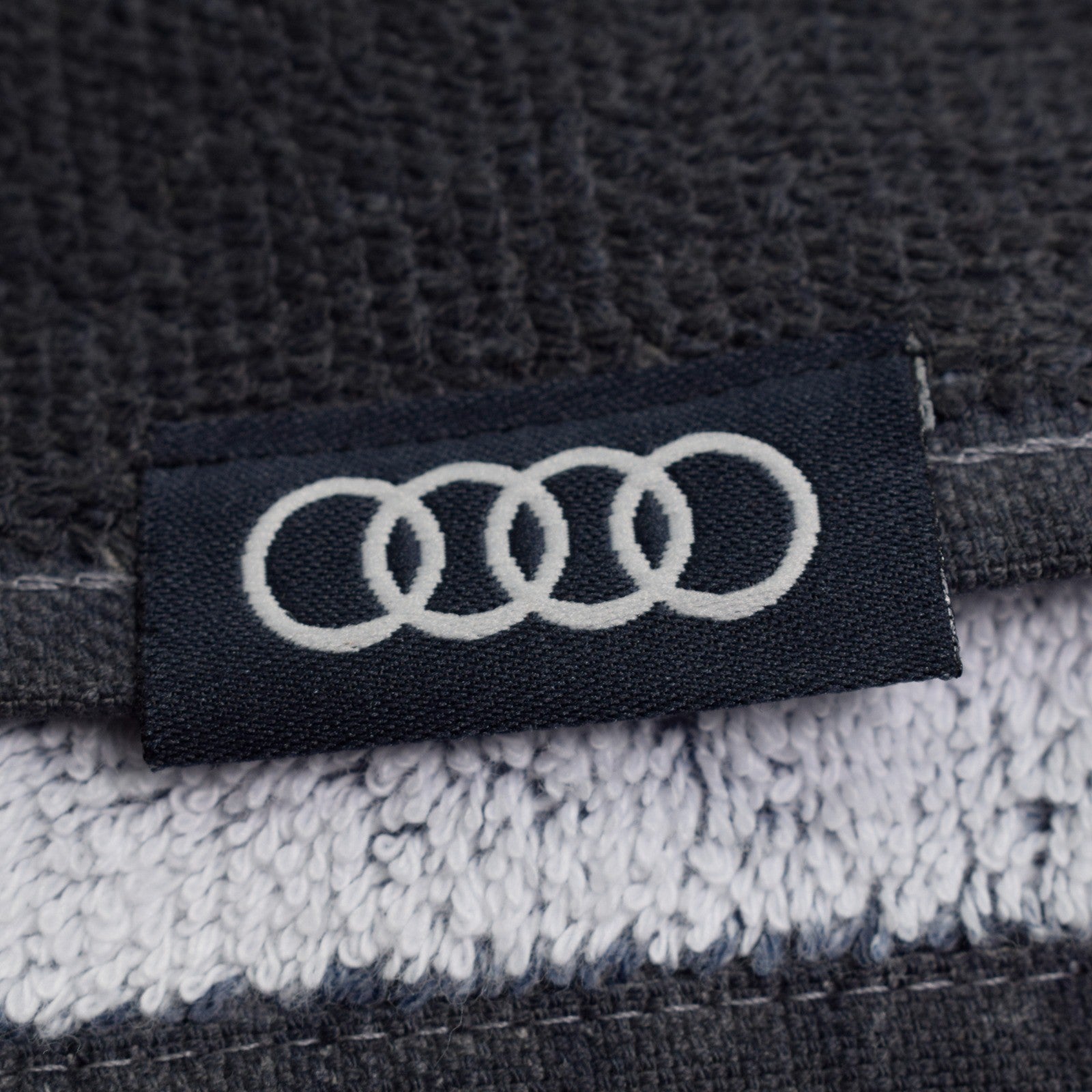 Prosop logo Audi negru pentru baie sau plaja, 70 x 150 cm, 100% bumbac 18487