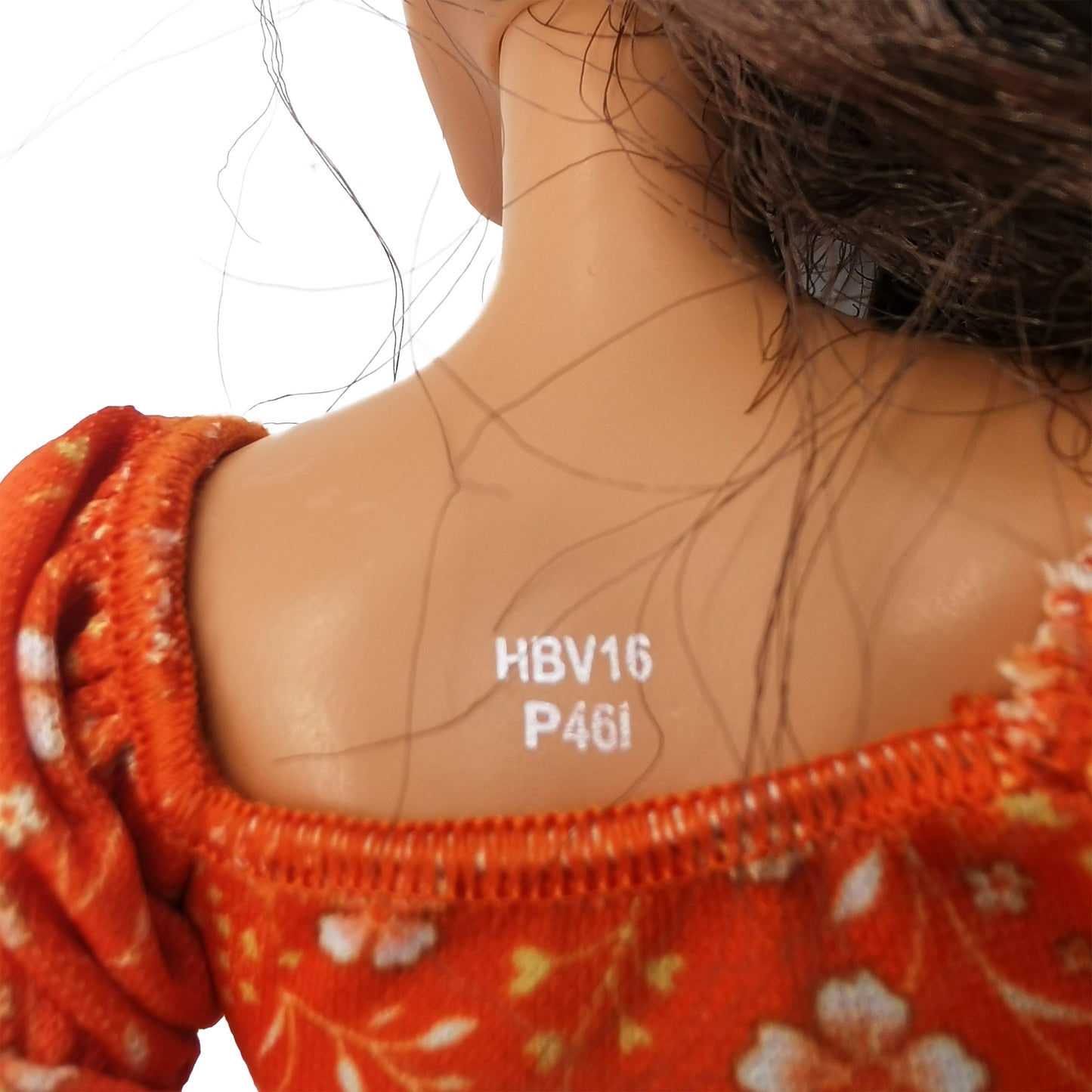 Papusa Barbie Fashionista bruneta in rochie cu model floral, 02009