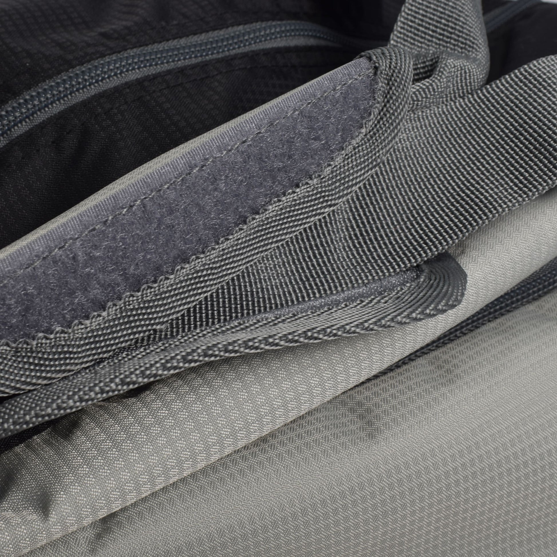 Geanta sport Halfar 30L, 55 x 32 x 30 cm, negru cu gri