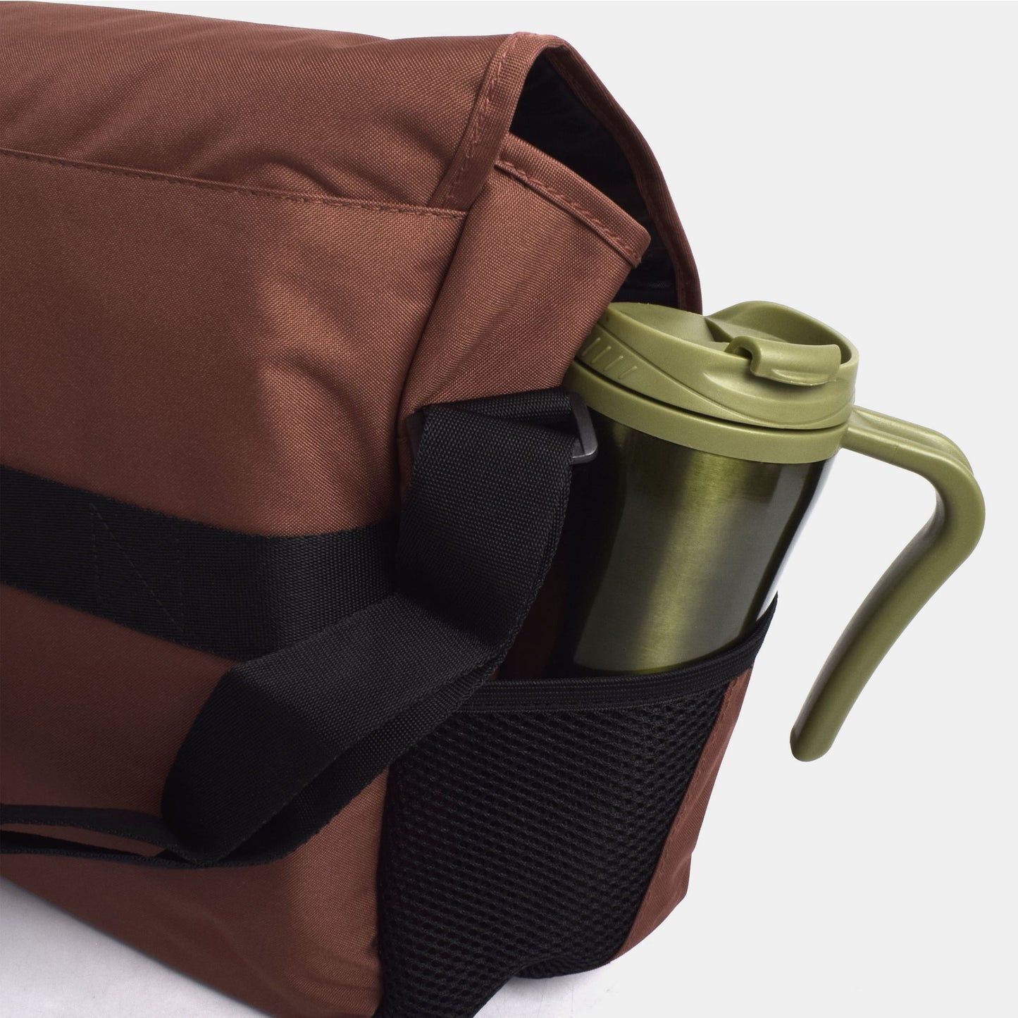 Geanta de umar pentru laptop, GermagTrend, potrivire laptop pana la 15.6", caramiziu